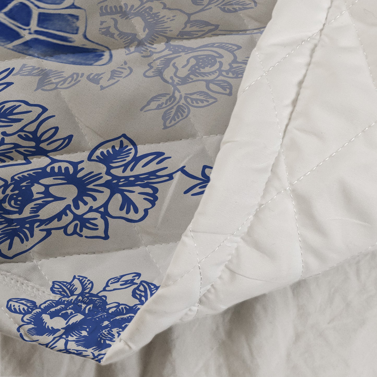 Animal Lovers Vintage Toile De Jouy - Custom Quilt Set