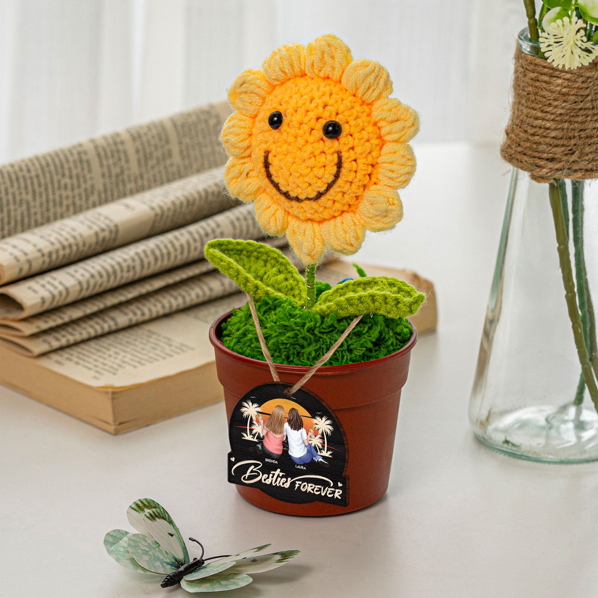 Besties Forever - Personalized Crochet Flower Lamp
