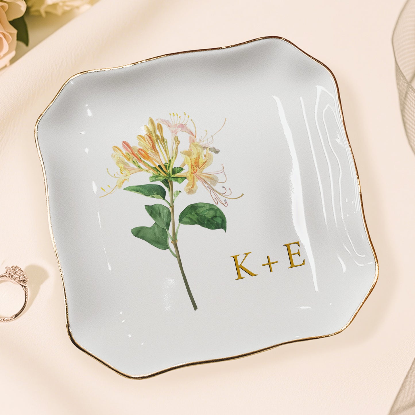 Custom Anniversary Month Flower Gift For Couples - Personalized Jewelry Dish