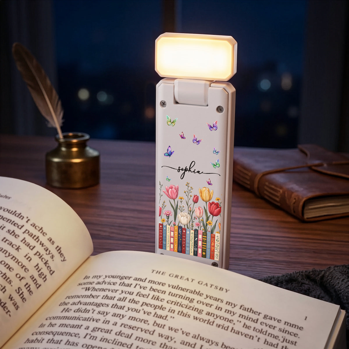 Custom-Birth-Flower-&-Name-For-Friends,-Book-Lovers,-Book-Clubs-Personalized-Reading-Lamp-2
