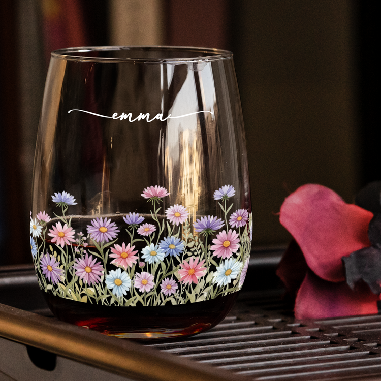 Custom-Birth-Flower-&-Name-For-Her,-Coworkers,-Friends,-Teacher-Personalized-Wine-Glass-3
