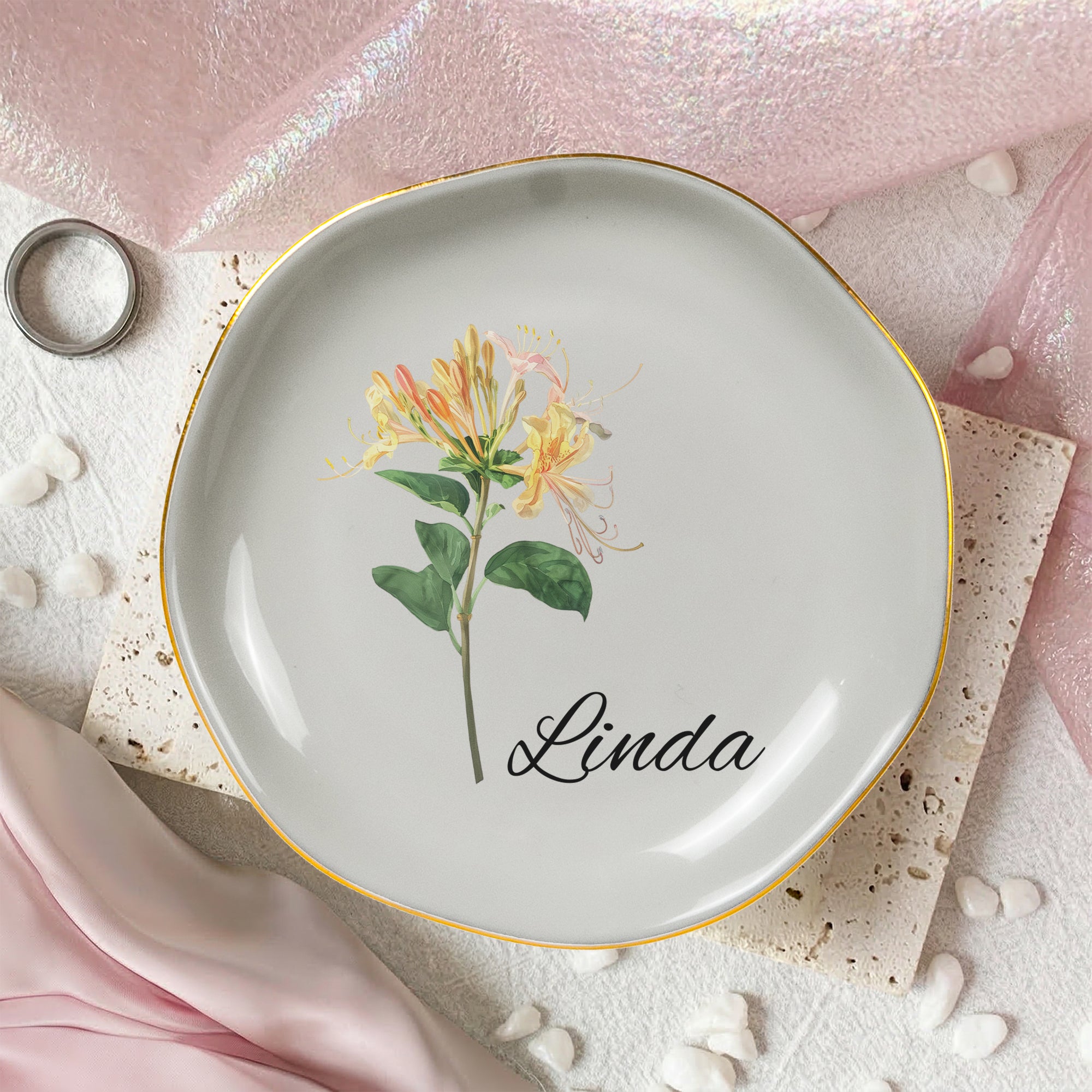 Custom-Birth-Flower-&-Name-For-Her-Gift-For-Friends-Sisters-Personalized-Jewelry-Dish-2
