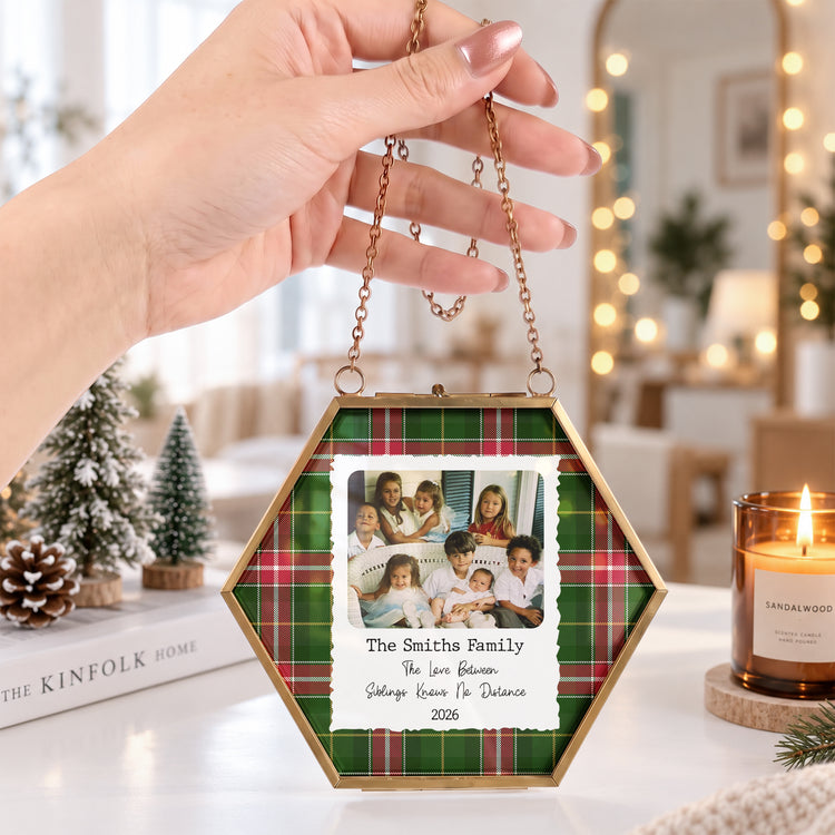 Custom-Family-Photo-Portrait-Frame-For-Siblings,-Parents,-Grandparents-Personalized-Ornament4