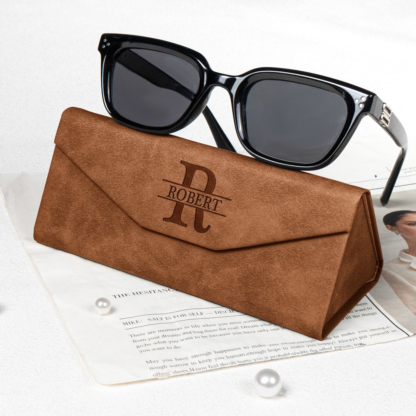 Custom-Initial-Names-For-Him,-Son,-Husband,-Boyfriend,-Coworkers-Personalized-Leather-Glasses-Case-2