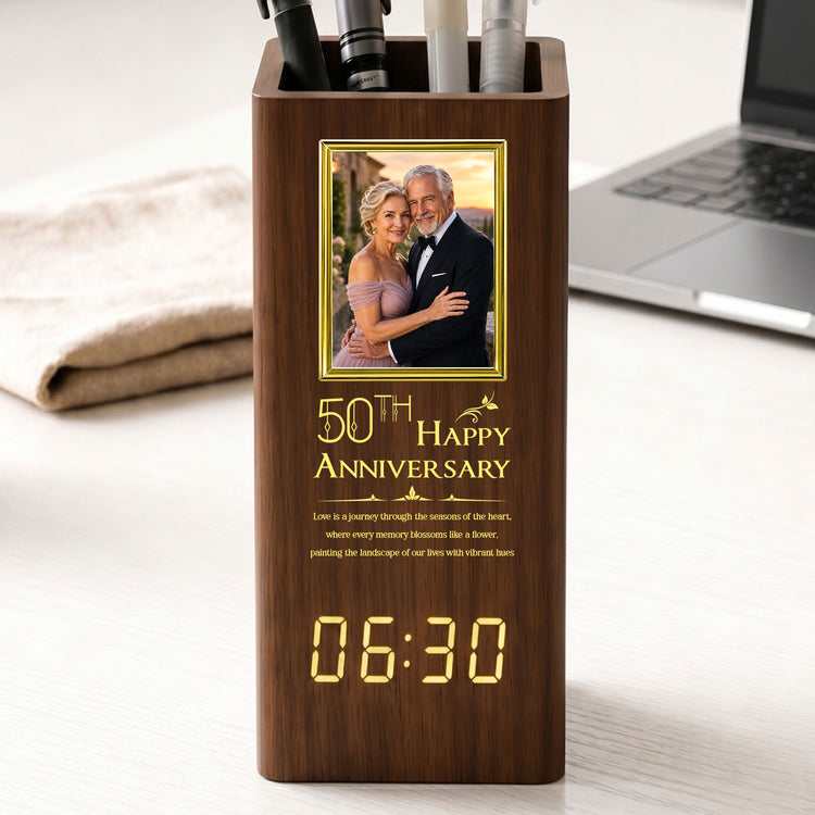 Custom-Milestone-Wedding-Anniversary-Clock-Gifts-For-Parents,-Couple-Personalized-Pen-Holder-With-Clock-1