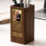 Custom-Milestone-Wedding-Anniversary-Clock-Gifts-For-Parents,-Couple-Personalized-Pen-Holder-With-Clock-3