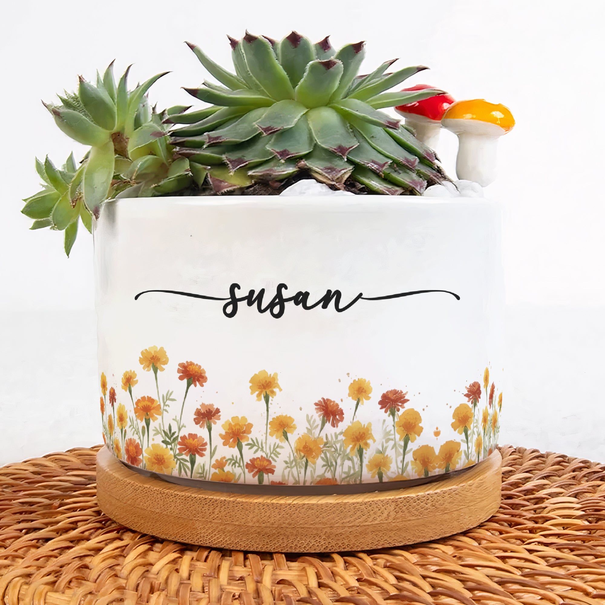 Custom-Name-&-Birth-Flower-Birthday-Gift-For-Her,-Sisters,-Daughter,-Friends,-Coworkers-Personalized-Plant-Pot-3