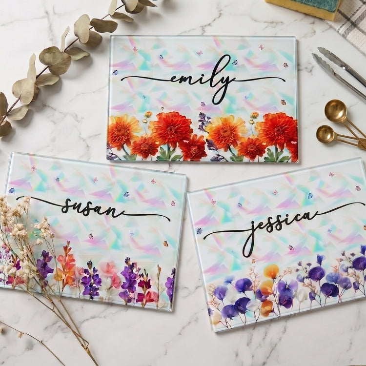 Custom-Name-&-Birth-Flower-Faux-Pressed-Flower-Personalized-Cutting-Board-1