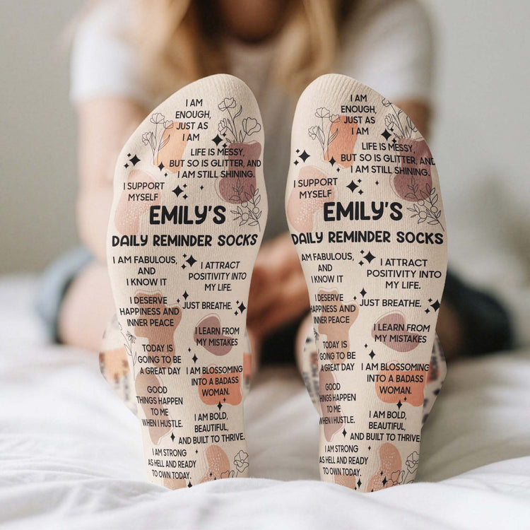 Daily-Reminder-Socks-Swear-Affirmations-For-Coworkers,-Her,-Friends,-Self-Gifts-Personalized-Socks-3