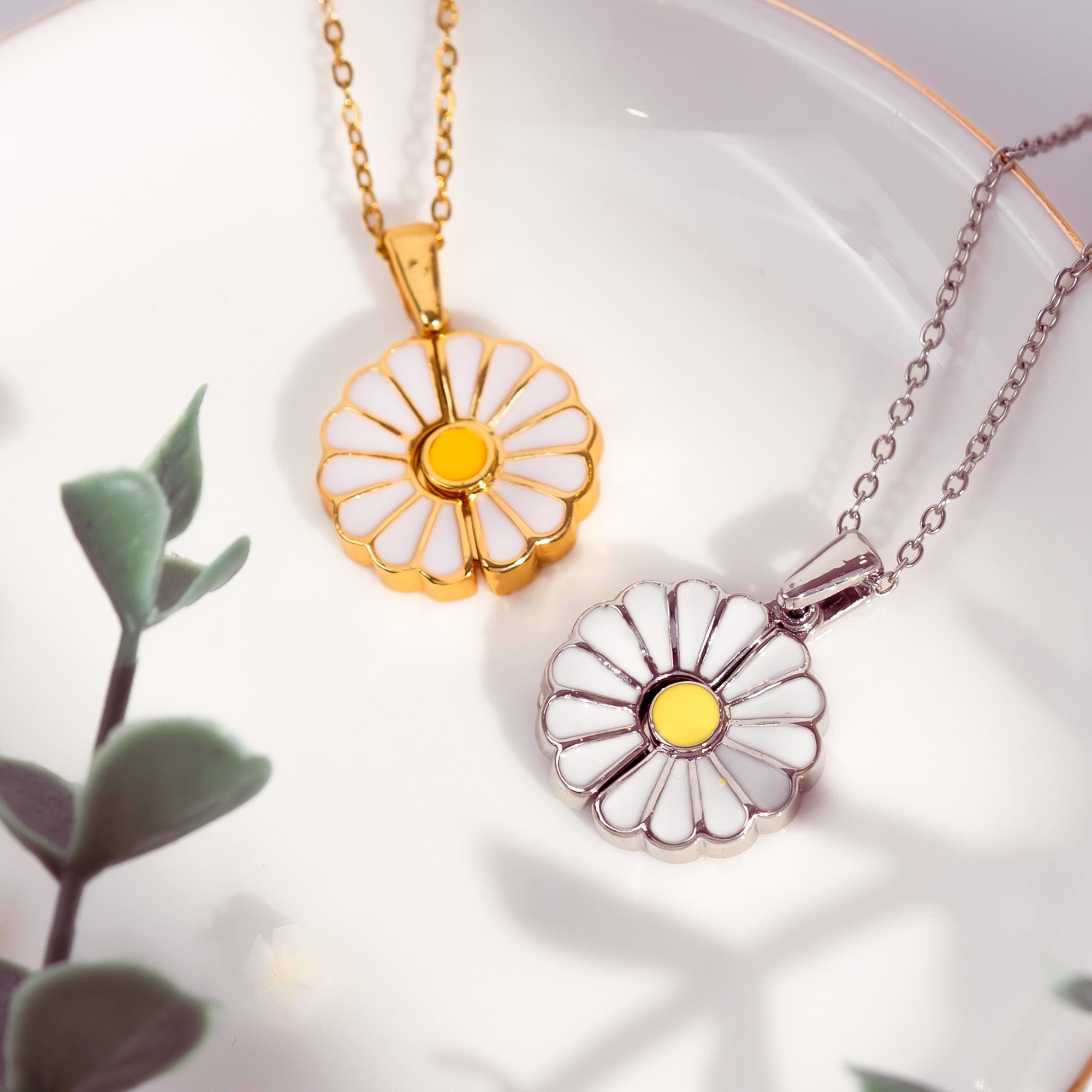 Gift For Loved Ones - Personalized Daisy Necklace With Hidden Message