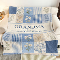 Grandma-We-Love-You-New-Version-Gift-For-Grandma-Personalized-Blanket-3