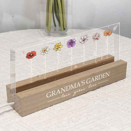 A Garden Of Love Grows In A Grandma's Heart - Family  Personalized Custom Shaped 3D LED Light - Gift For Grandma, Grandpa, Grandkid