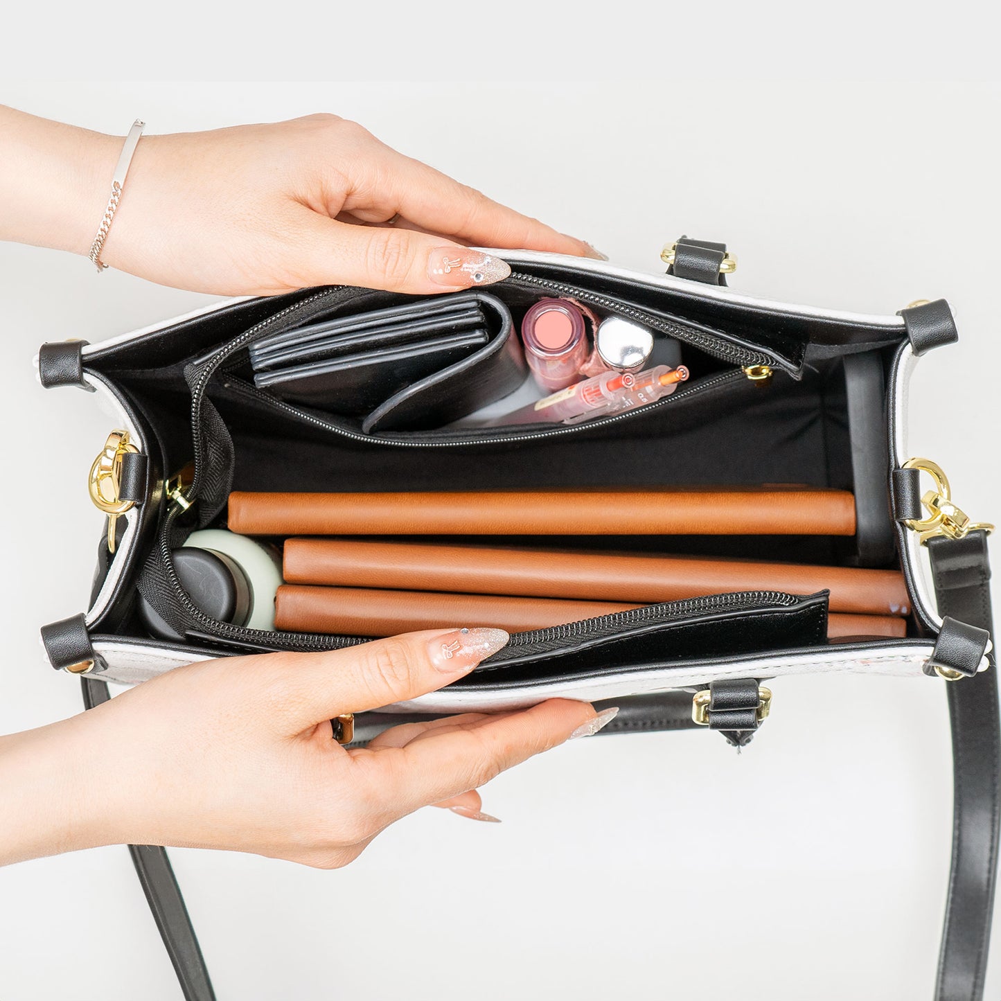 I Am Birth Flower Letter In Bible - Personalized Leather Bag