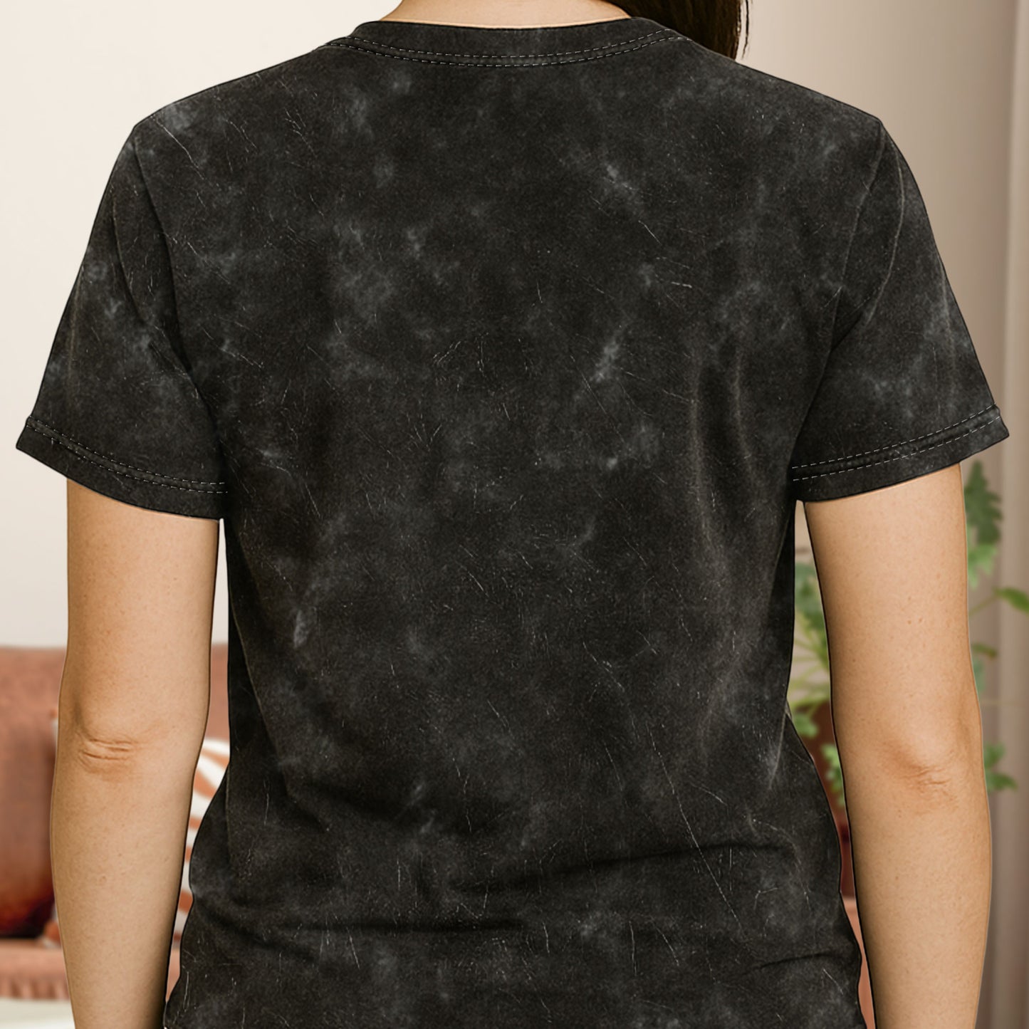 In A World Filled With Princesses Be A Chingona Hispanic - Personalized Acid Wash T‑Shirt