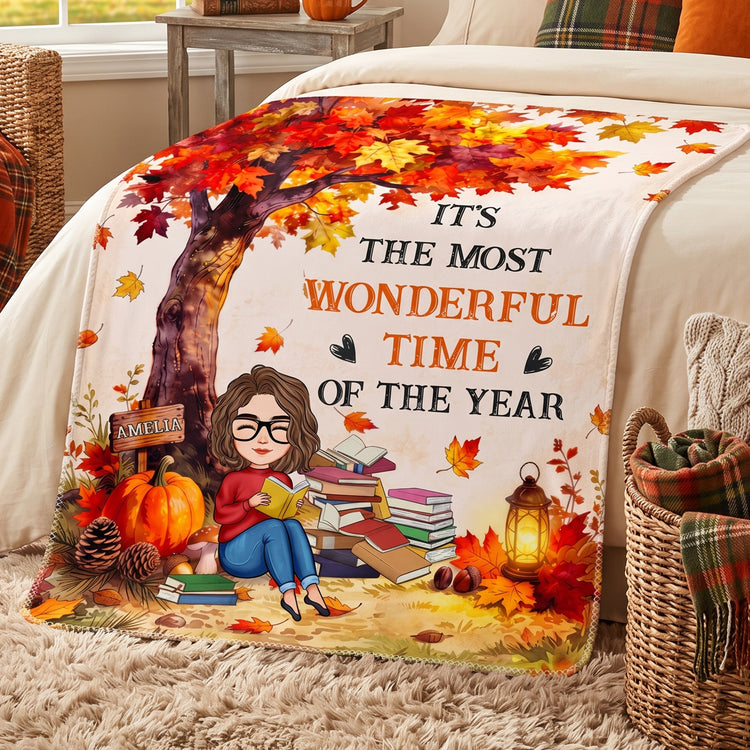 Just-A-Girl-Who-Loves-Books-Fall-Gift-For-Daughter-Gift-For-Her-Personalized-Blanket2