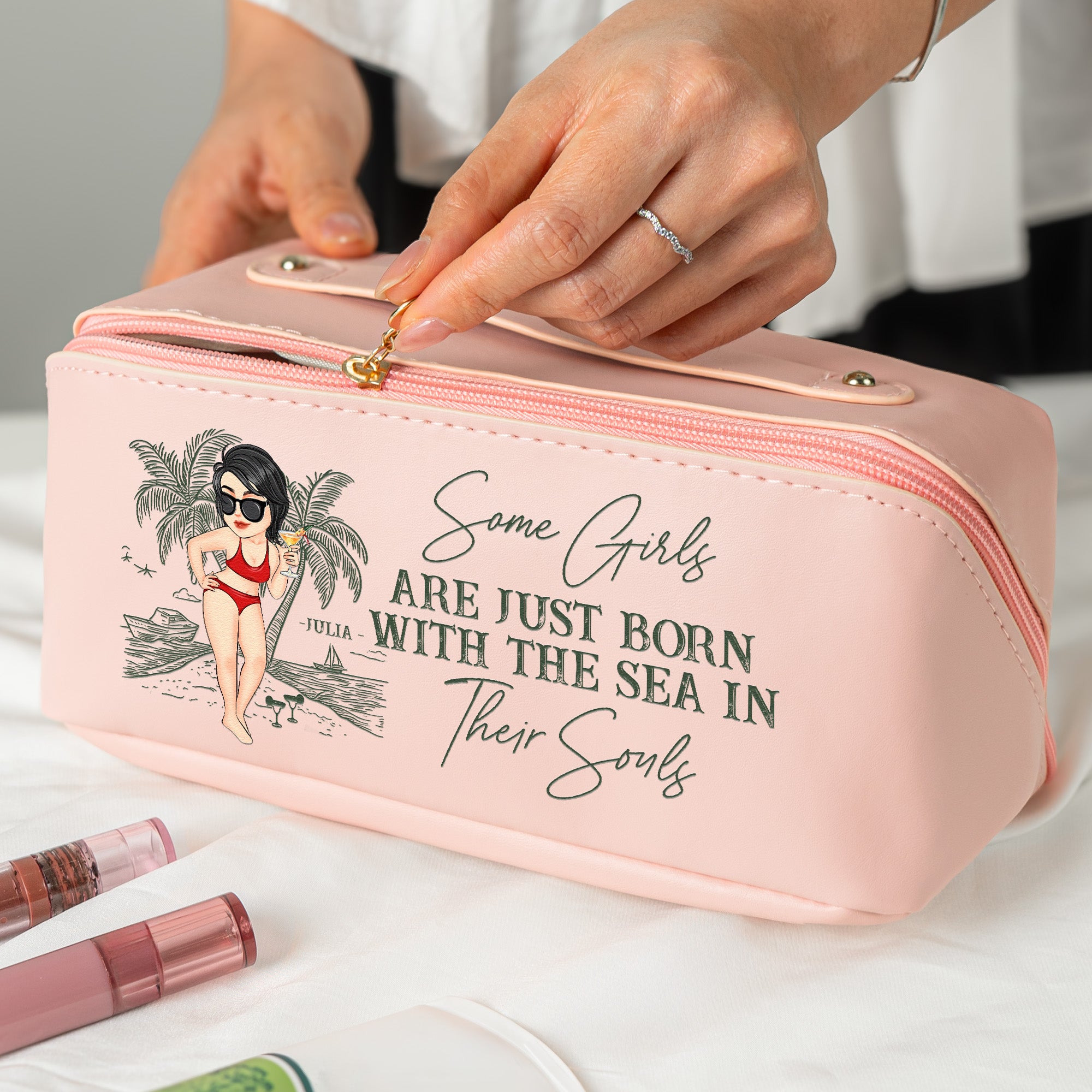 Just-A-Girl-Who-Loves-Traveling-Personalized-Makeup-Bag-5