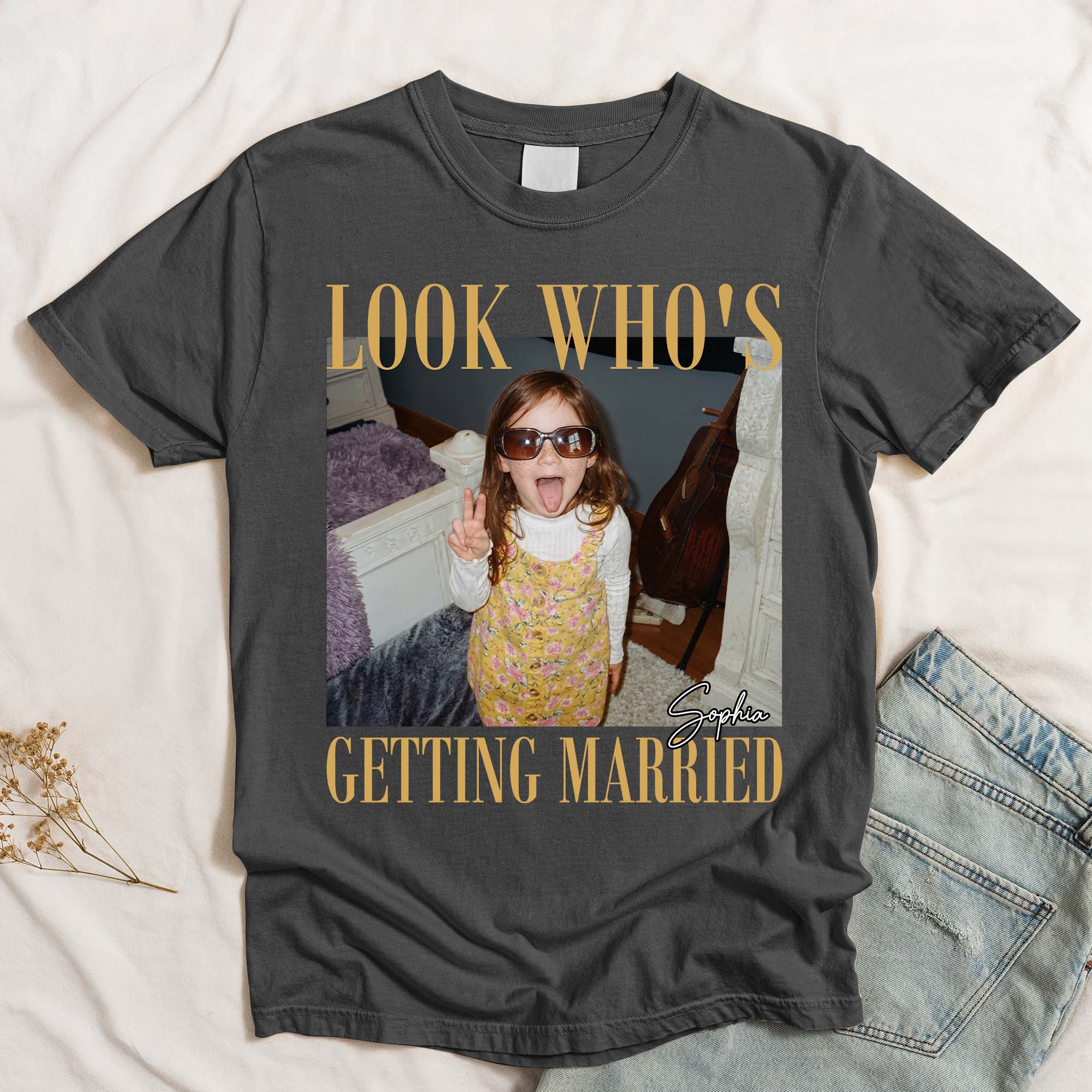 Look-Whos-Getting-Married-Wedding-Party-Bachelor-Part-Gifts-Personalized-Shirt