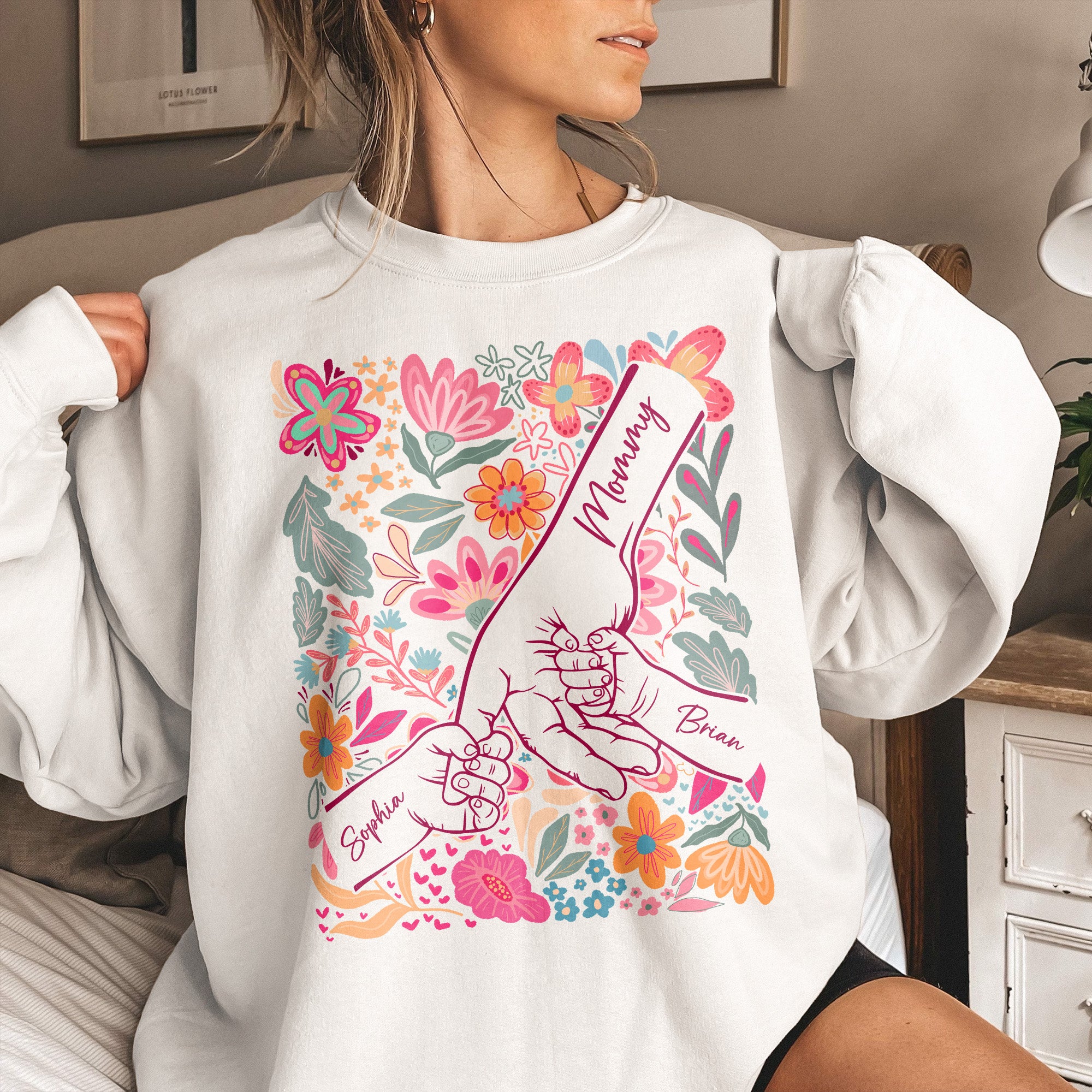 Mother-&-Children-Holding-Hands-Floral-Shirt-Gift-For-Mom-Wife-Grandma-Personalized-Shirt-4