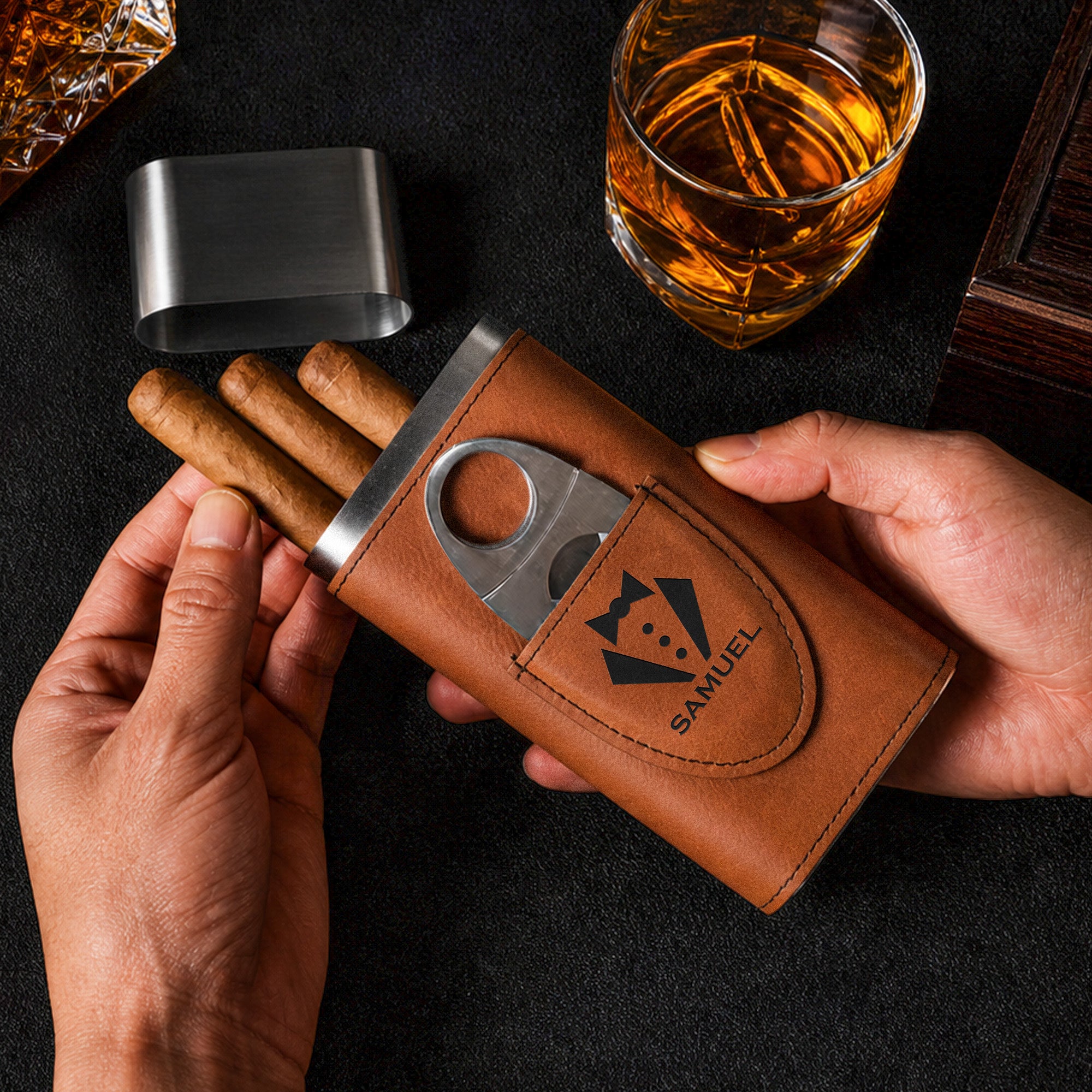Personalized-Monogram,-Initial-Name-Wedding-Gifts-For-Groomsmen,-Best-Man,-Groom-Personalized-Cigar-Case-2
