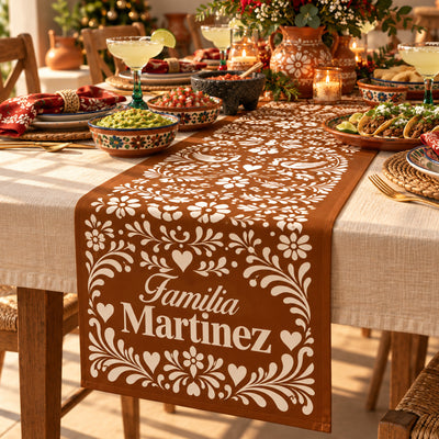 Personalizado Con Nombre de Familia Y Flores Estilo Papel Picado Mexicano - Decoración de Mesa - Personalizado Camino de Mesa