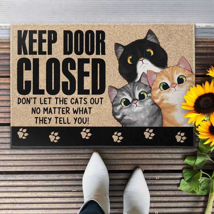 Don't Let The Pets Out - Personalized Doormat - Birthday, Loving, Funny, Home Decor Gift For Dog Mom, Cat Mom, Cat Dad, Dog Dad, Pet Lover