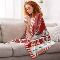 Family Is Never Apart In Heart - Personalized Blanket