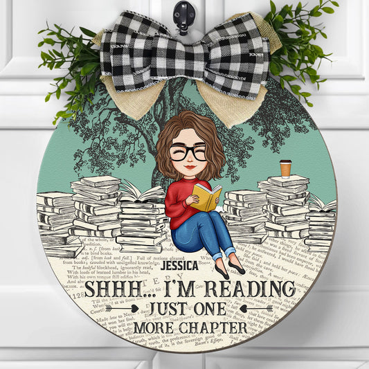 Shhh... I'm Reading - Personalized Wood Wreath