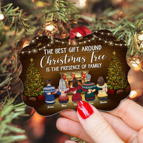 The Best Gift Around Christmas Tree Is Family - Personalized Aluminum Ornament - Christmas Gift For Dad, Mom, Siblings - Family Hugging