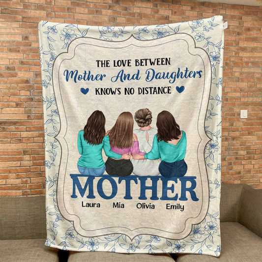 The Love Between Us Knows No Distance - Personalized Blanket